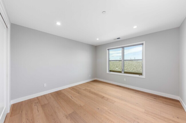Building Photo - 30 Hermosa Ave
