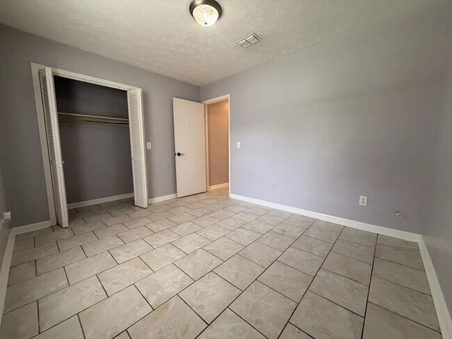 Building Photo - 125 Cumberland Ct