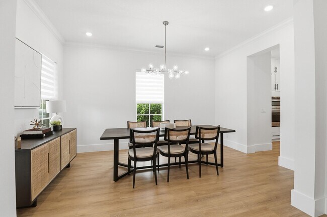 Building Photo - 655 Hookline Cir