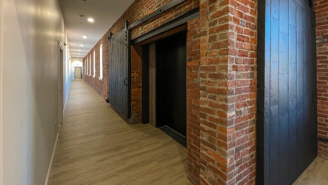 Building Photo - The Oakford