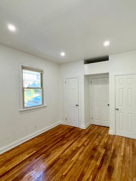 Building Photo - 136 Paulison Ave