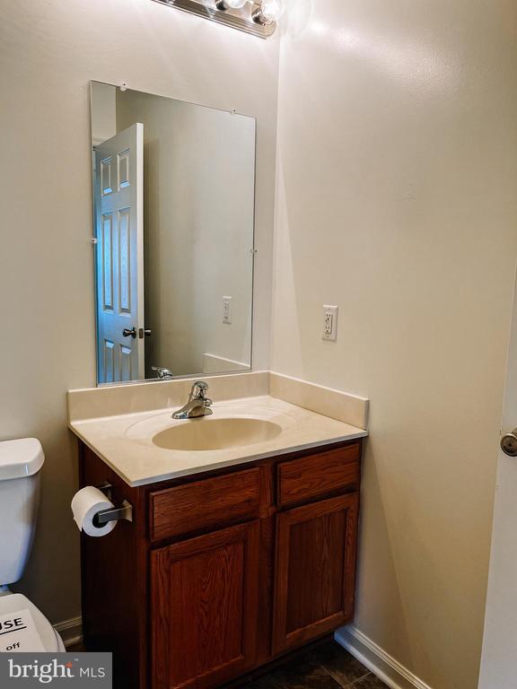 Building Photo - 104 Basin Dr