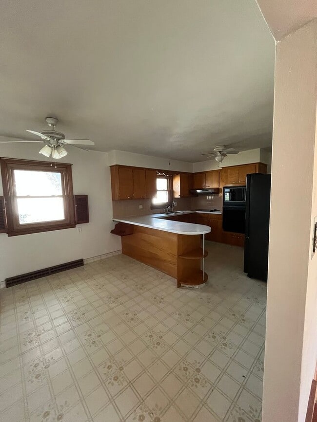 Building Photo - Holiday Home - Coming Soon