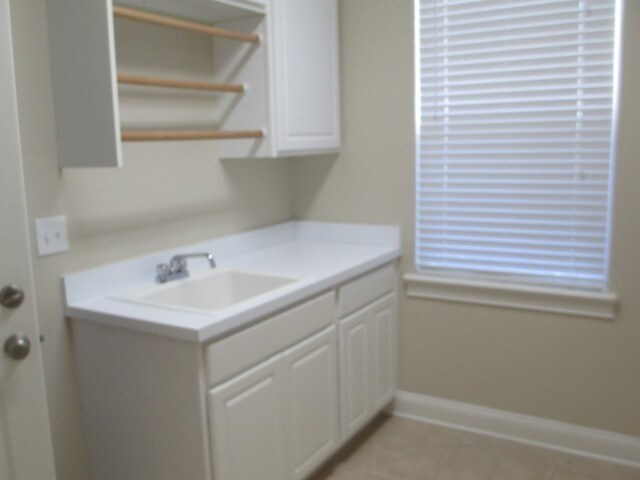 Building Photo - 714 Dove Creek Cir