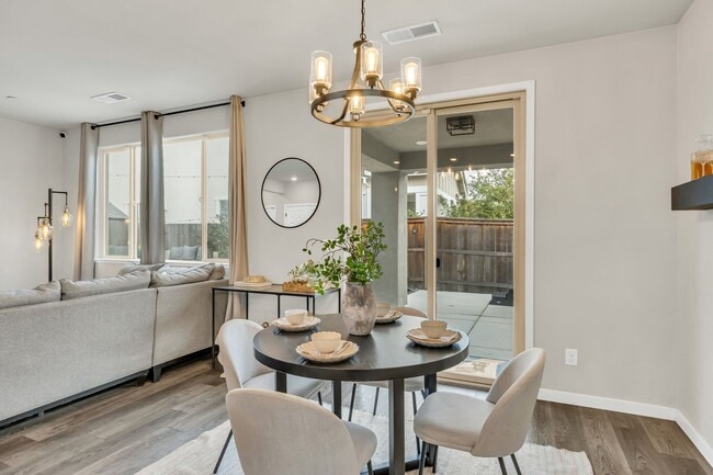 Building Photo - Newer Home on Large Corner Lot with Lots of Natural Light!