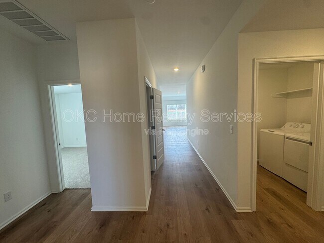 Building Photo - 3901 Dutch Ln