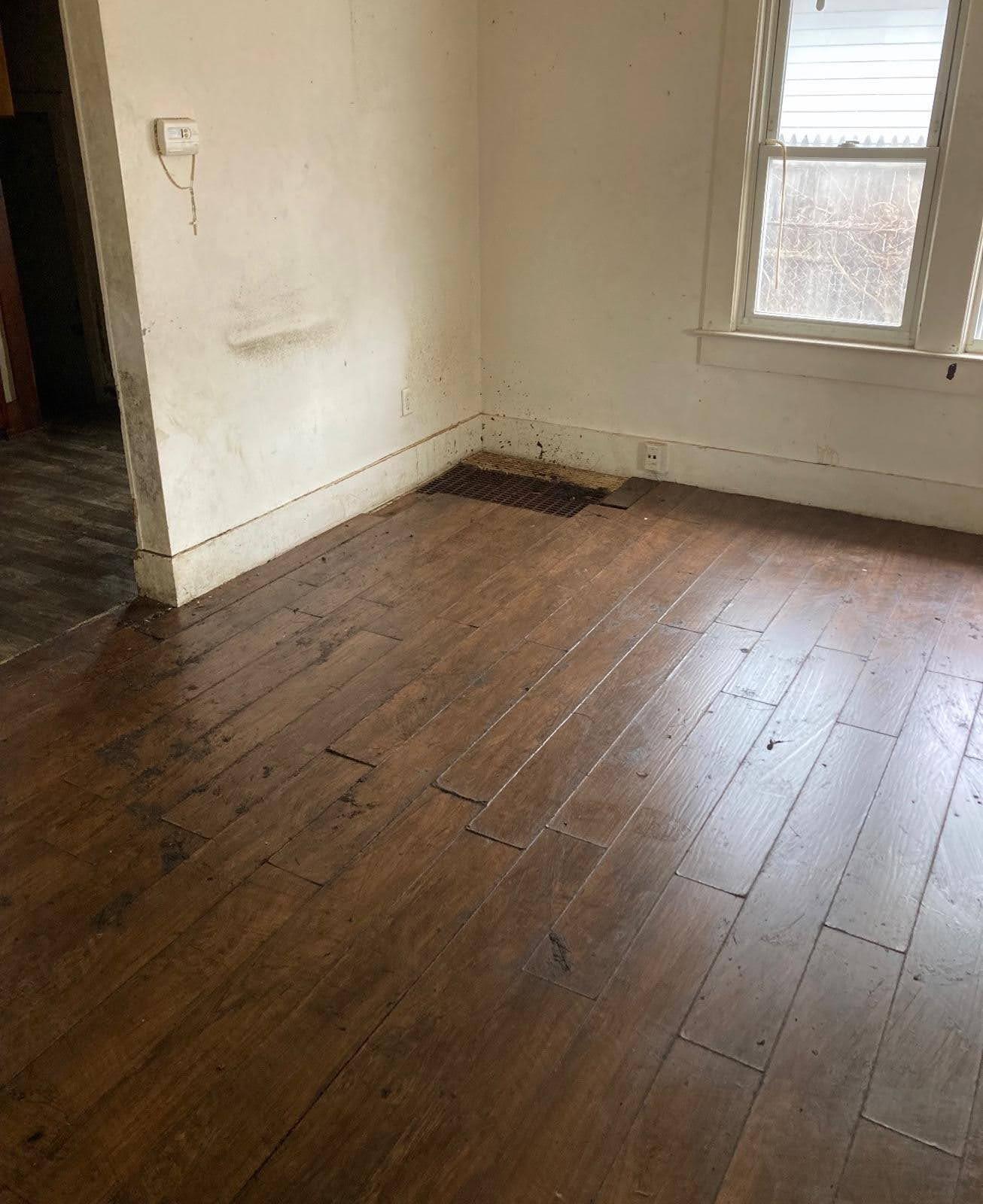 Building Photo - 1236 E Clay St