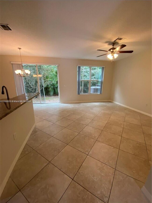 Building Photo - 5236 SW 77th Way