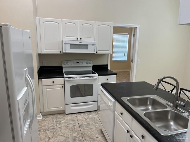 Building Photo - 7820 Mellow Days Dr