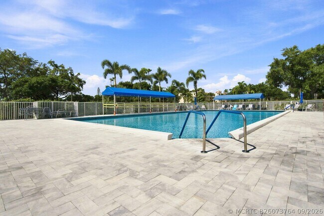 Building Photo - 7290 Kinghurst Dr