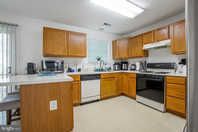 Building Photo - 9820 Berrywood Ct