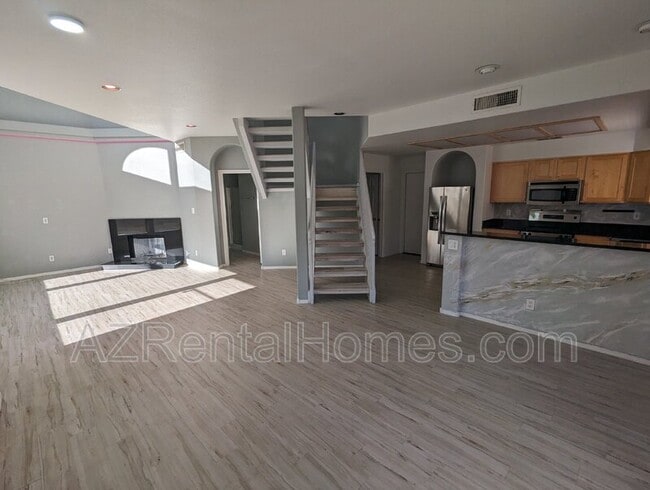 Building Photo - 10247 N 12th Pl