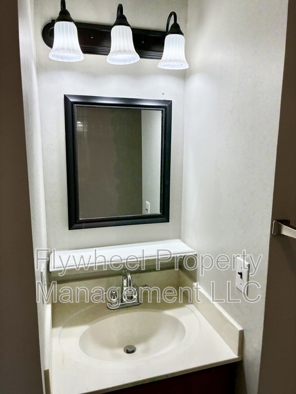 Building Photo - 81 Elberta St