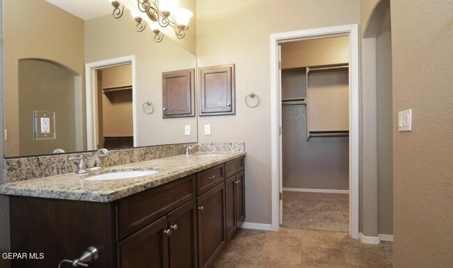 Building Photo - 545 Green Village Ct