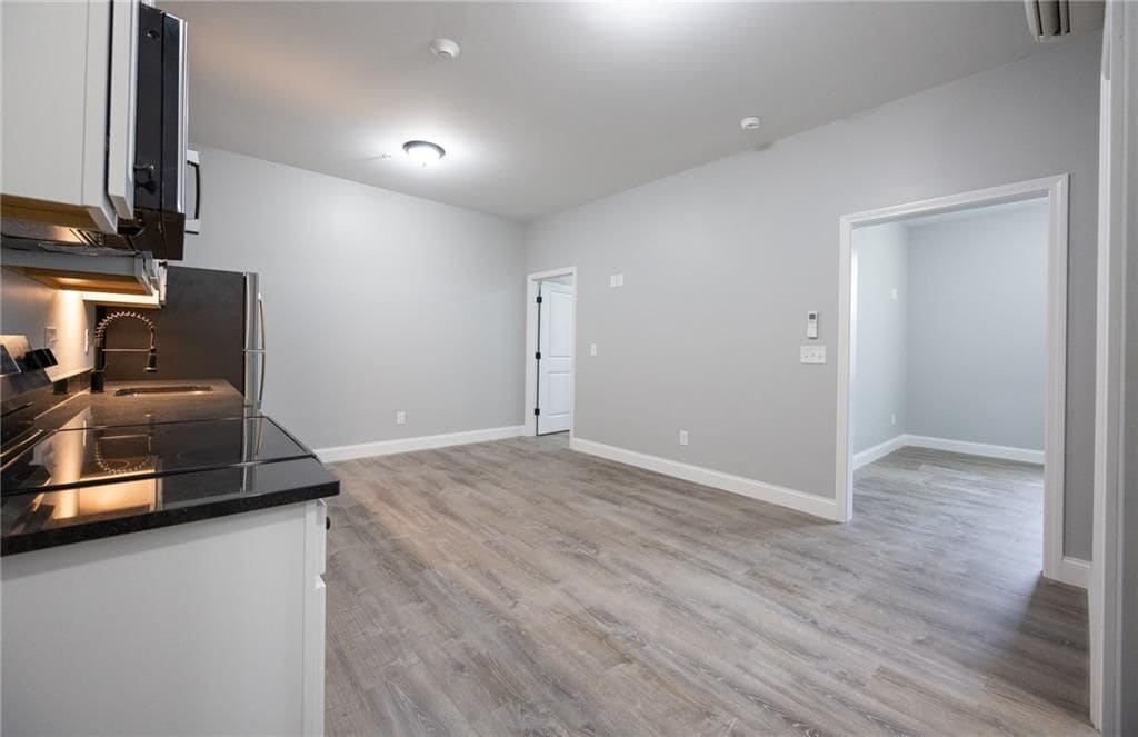 Building Photo - 6899 Post Rd