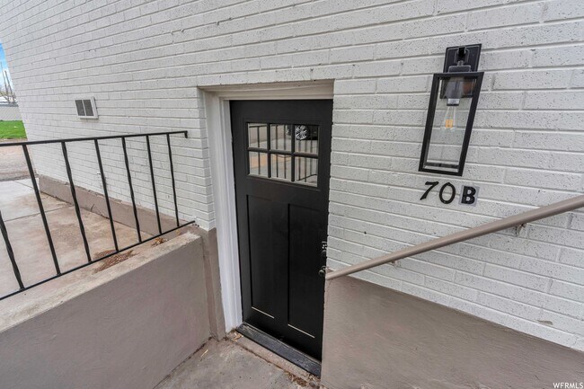 Building Photo - Ground Level 3 Bed 1 bath apartment!