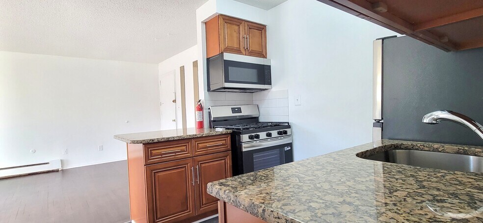 Kitchen - 17 Cuozzo St