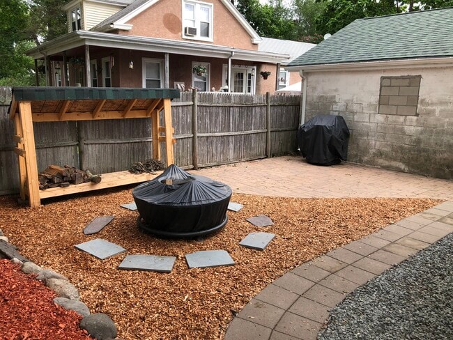 Building Photo - 12 Fisher St