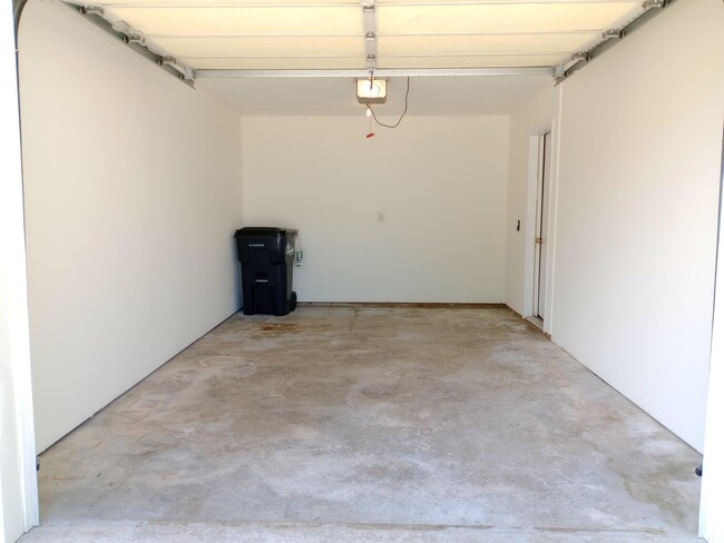 Building Photo - 3527 Prescott Dr