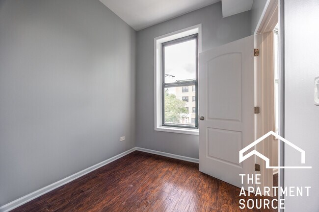 Building Photo - 1711 N Kedzie Ave