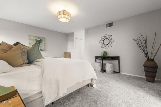 Building Photo - 640 S Lake Ave