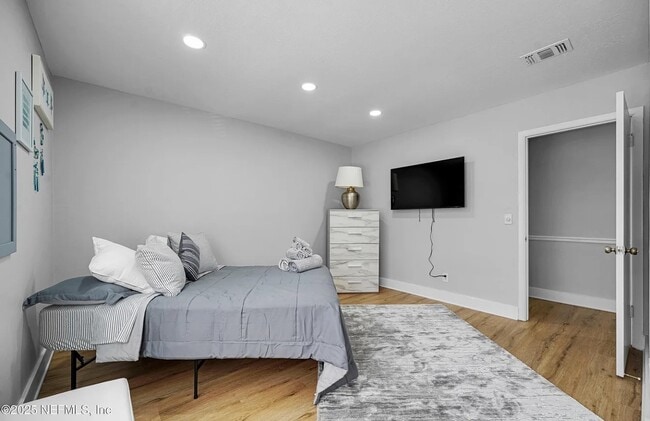 Building Photo - 4315 Plaza Gate Ln S