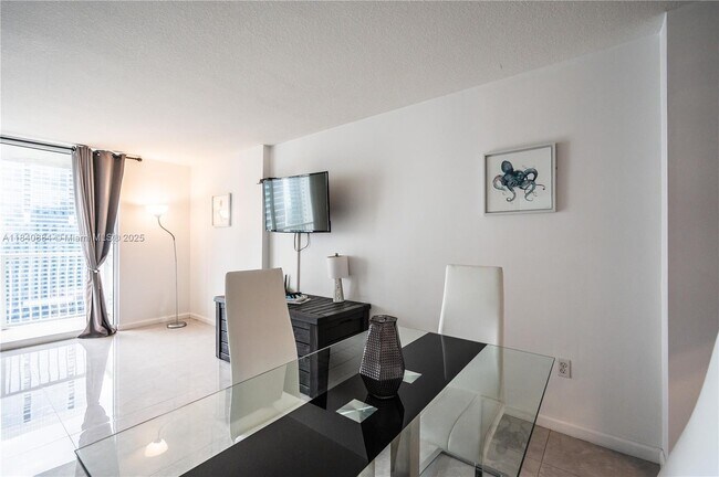 Building Photo - 1200 Brickell Bay Dr