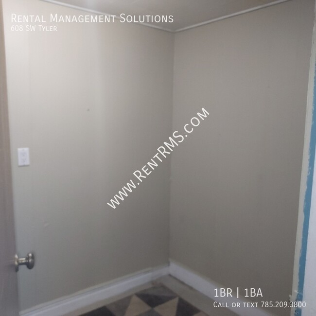 Building Photo - 608 SW Tyler-