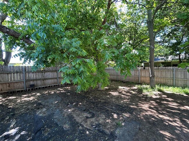 Building Photo - 7316 Lake Charles Dr
