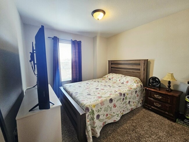 Building Photo - 6810 Shore View