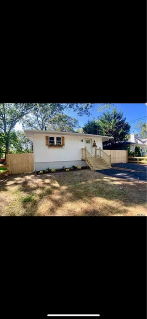 Building Photo - 469 Auborn Ave