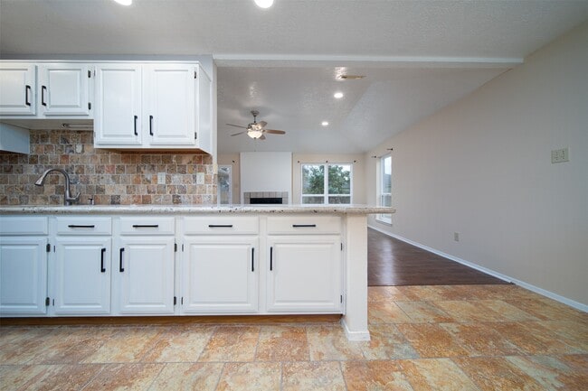 Building Photo - 2411 Gunston Ct