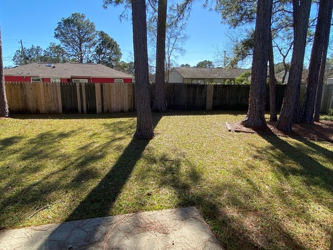 Building Photo - 413 Joellen Ln