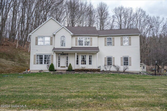 Primary Photo - 40 Vischer Ferry Rd