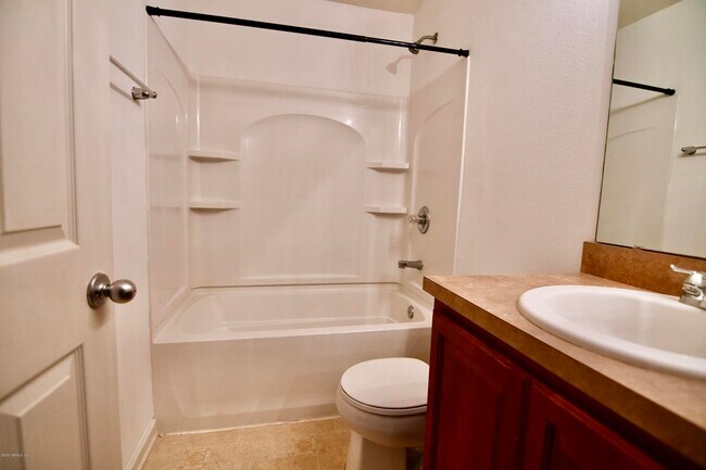 Building Photo - 2379 Sunset Bluff Dr