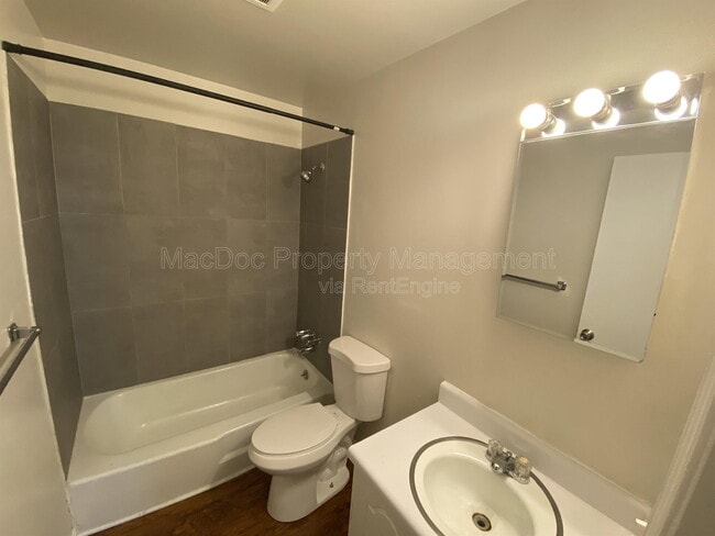 Building Photo - 719 Olde Greenwich Cir