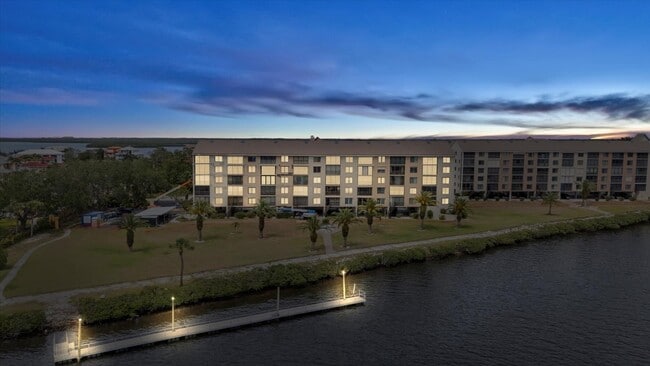 Building Photo - 4550 Bay Blvd