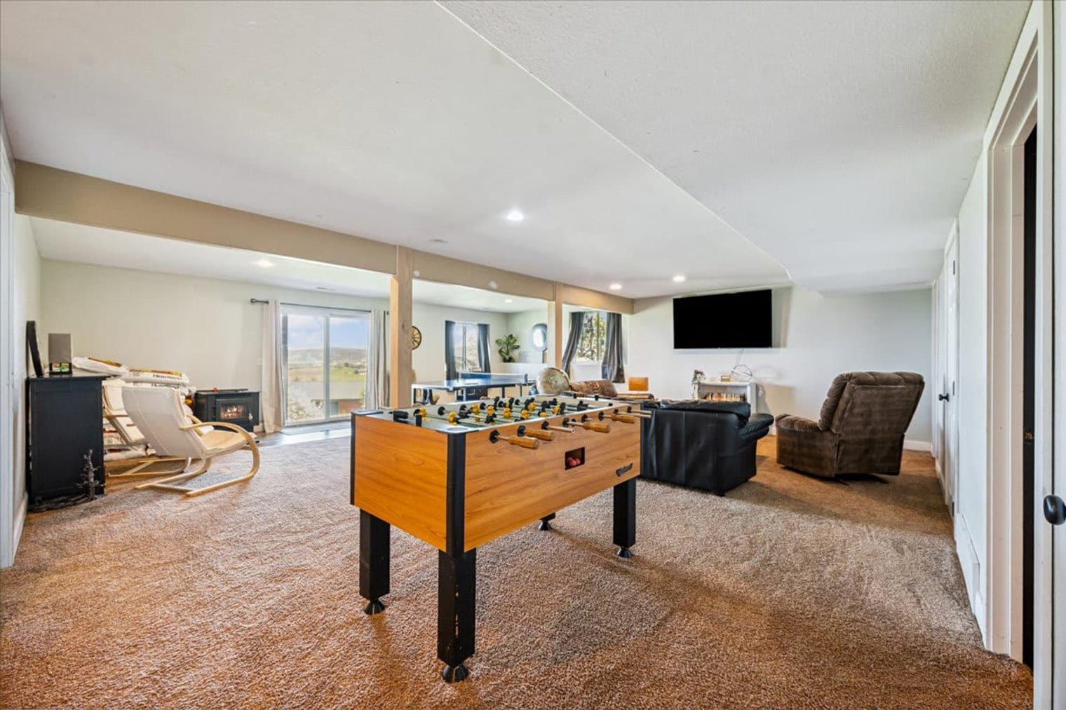 Building Photo - 3213 Hemlock Ct