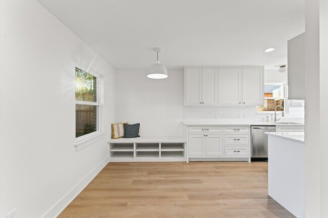 Building Photo - 10607 Overbrook Ln