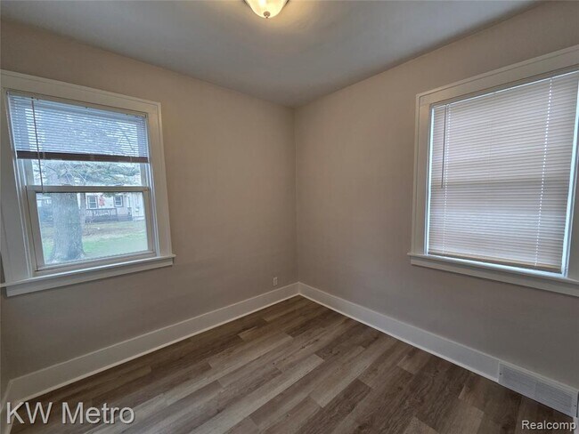 Building Photo - 224 Fielding St