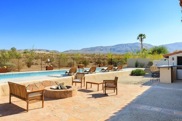 Building Photo - 2122 Rams Hill Dr