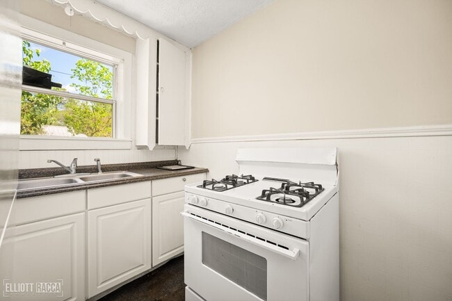 Building Photo - 2404 Orange St