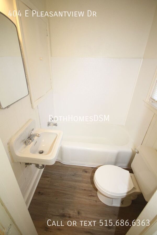 Building Photo - 404 E Pleasant Vw Dr