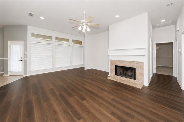 Building Photo - 2230 Park Hurst Dr