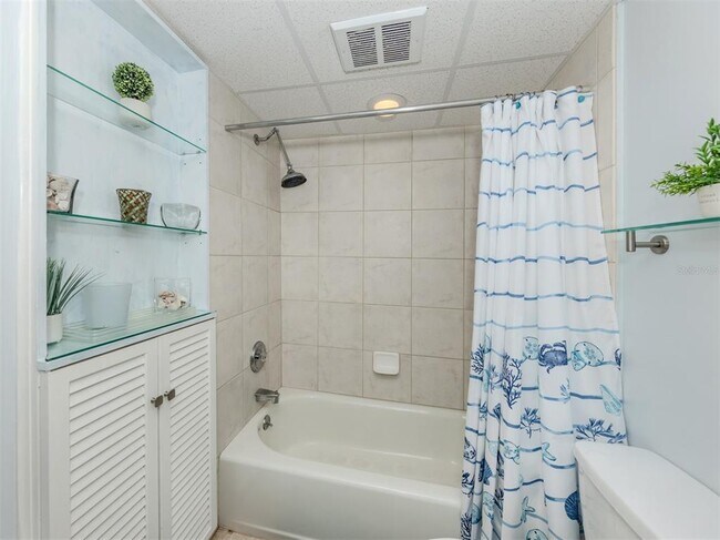 Building Photo - 200 The Esplanade N