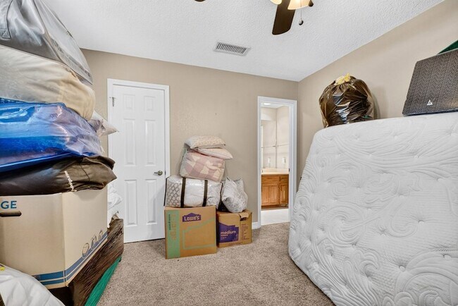 Building Photo - 3202 Tealwood Pl