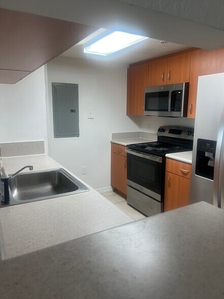 Building Photo - 816 NW 11th St