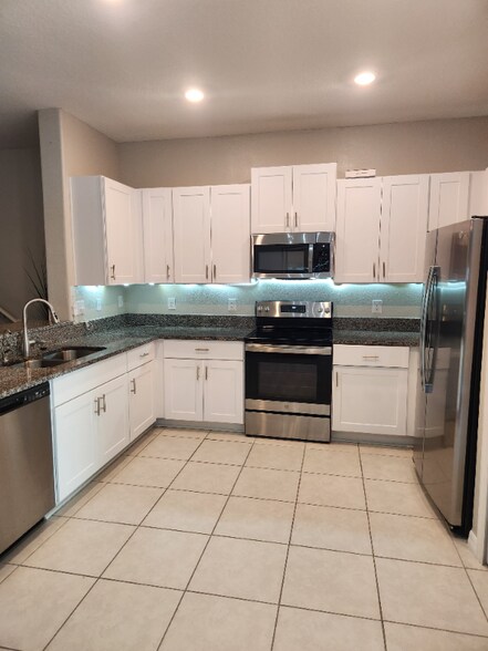 Primary Photo - 10488 Shady Preserve Dr