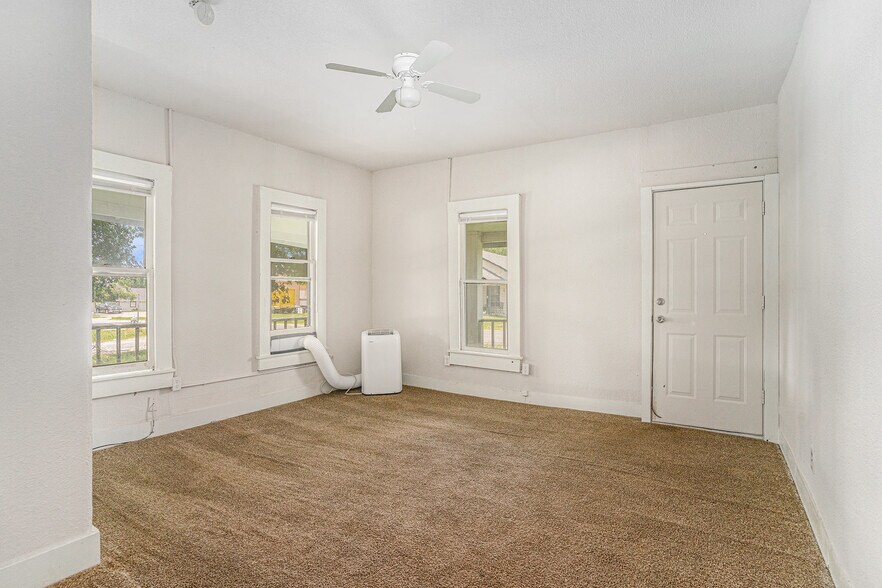 Building Photo - 111 W Atchley Ave