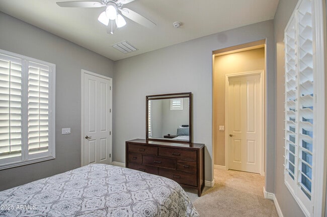 Building Photo - 3016 N Glenview